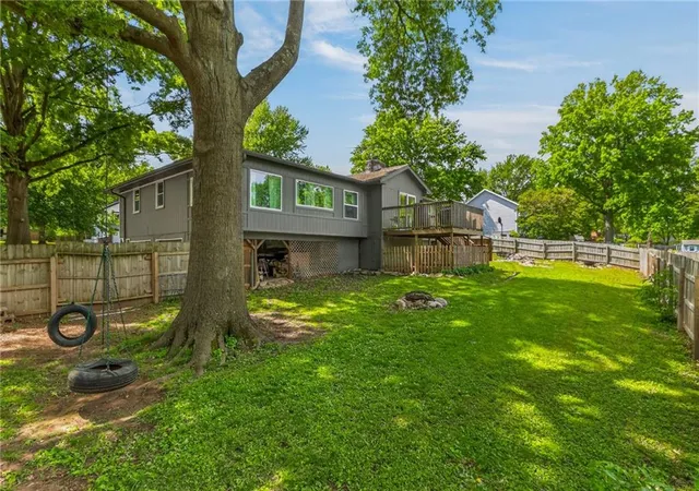 Photo 4 of Single family home for sale at 1524 Oxford Ct, Liberty, MO 64068 | MLS# 2632015 | Listing updated on 2026-09-29
