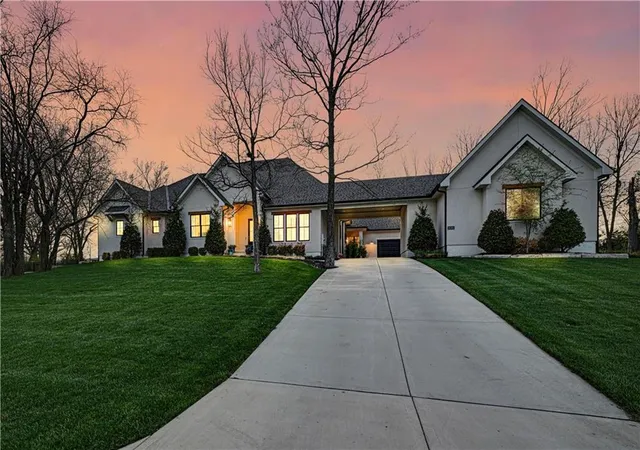 2nd image of 18340 Mohawk Ln, Stilwell, KS 66085 | MLS# 2632018