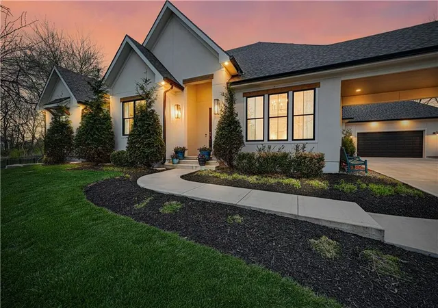 5th image of 18340 Mohawk Ln, Stilwell, KS 66085 | MLS# 2632018