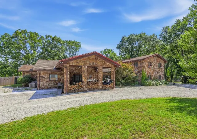 Photo 1 of Single family home for sale at 4585 Esquire Ln, Carthage, MO 64836 | MLS# 2632019 | Listing updated on 2026-07-22