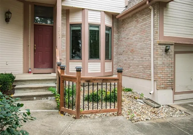 Photo 3 of Single family home for sale at 2823 S Stoneridge Dr, Blue Springs, MO 64015 | MLS# 2632023 | Listing updated on 2026-10-03