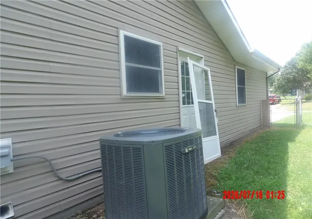 19th image of 411 Briarwood Dr, Iola, KS 66749 | MLS# 2632026