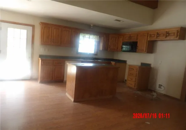 4th image of 411 Briarwood Dr, Iola, KS 66749 | MLS# 2632026