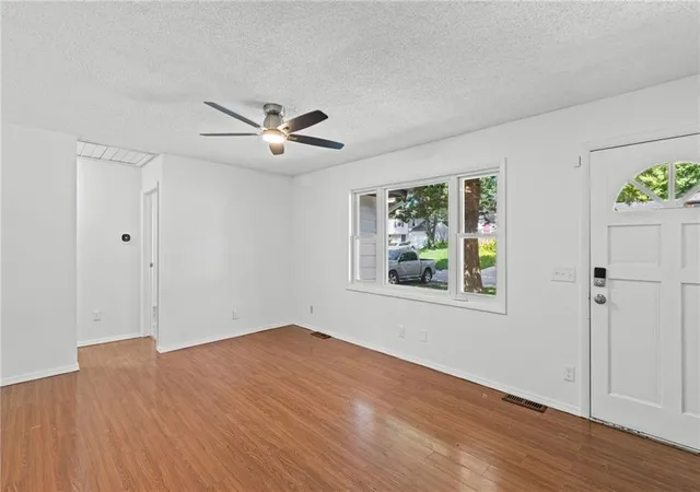 Photo 5 of Single family home for sale at 8033 NE San Rafael Dr, Kansas City, MO 64119 | MLS# 2632033 | Listing updated on 2026-08-27
