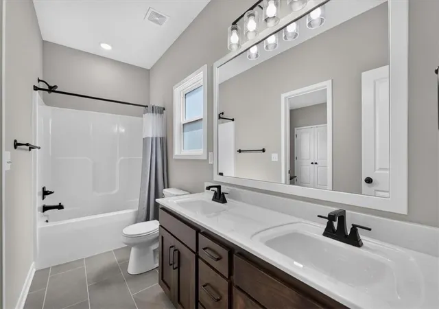Photo 3 of Single family home for sale at 2339 Ne Skopelos Ct, Grain Valley, MO 64029 | MLS# 2632035 | Listing updated on 2026-10-21