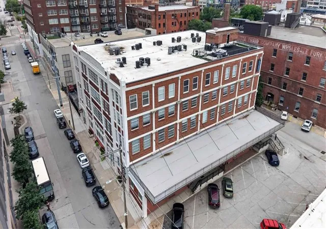 33rd image of 2029 Wyandotte #204 St #204, Kansas City, MO 64108 | MLS# 2632039
