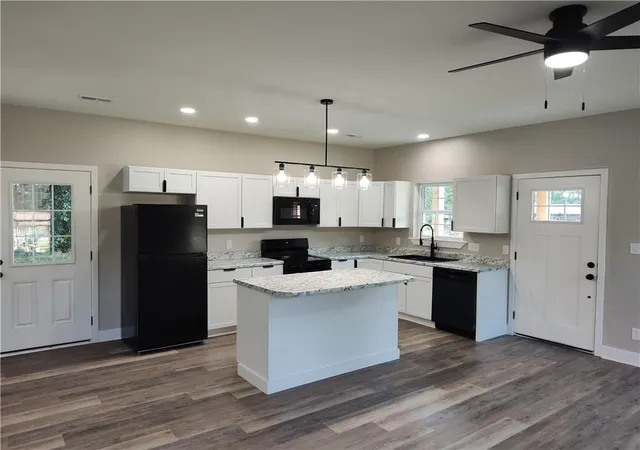 2nd image of 307 N Camden St, Richmond, MO 64085 | MLS# 2632041