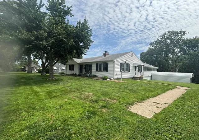 1st image of 1309 S 35 St, Saint Joseph, MO 64507 | MLS# 2632045