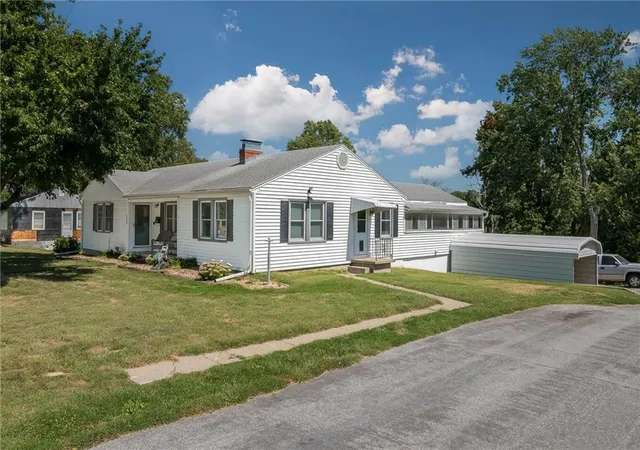 Photo 1 of Single family home for sale at 1309 S 35 Street, Saint Joseph, MO 64507 | MLS# 2632045 | Listing updated on 2026-10-03