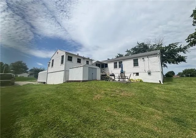 Photo 3 of Single family home for sale at 1309 S 35 Street, Saint Joseph, MO 64507 | MLS# 2632045 | Listing updated on 2026-10-12
