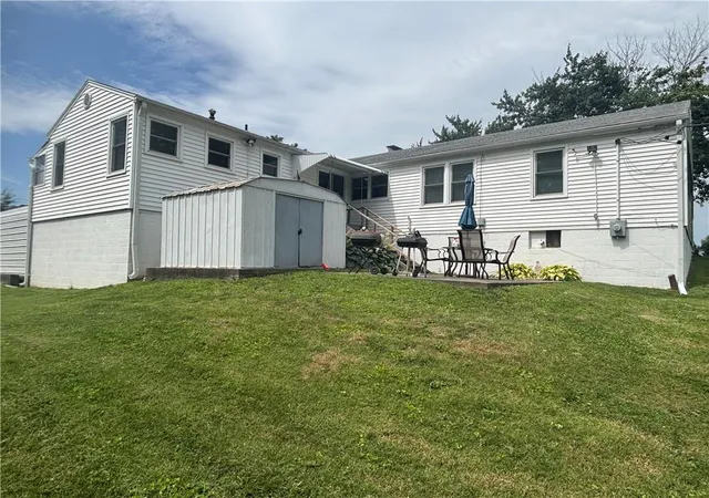 Photo 5 of Single family home for sale at 1309 S 35 Street, Saint Joseph, MO 64507 | MLS# 2632045 | Listing updated on 2026-08-19