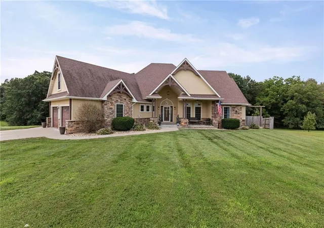 1st image of 564 Nw 41 Rd, Warrensburg, MO 64093 | MLS# 2632069