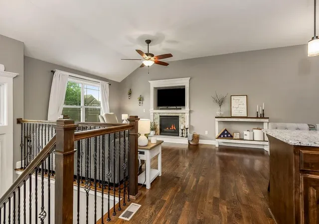 Photo 4 of Single family home for sale at 915 W 7th Avenue, Kearney, MO 64060 | MLS# 2632074 | Listing updated on 2026-08-10