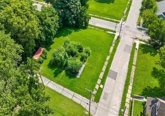 Photo 1 of Sale Pending at 1612 E 30th Street, Kansas City, MO 64109 | MLS# 2632077 | Listing updated on 2026-08-12