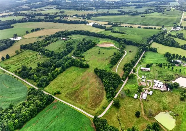 4th image of 25 Ac Powell Rd, Odessa, MO 64076 | MLS# 2632079