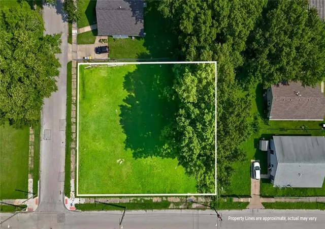 Photo 2 of Sale Pending at 2943 & 2949 Highland Ave, Kansas City, MO 64109 | MLS# 2632080 | Listing updated on 2026-08-12