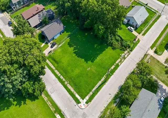 Photo 3 of Sale Pending at 2943 & 2949 Highland Ave, Kansas City, MO 64109 | MLS# 2632080 | Listing updated on 2026-08-12