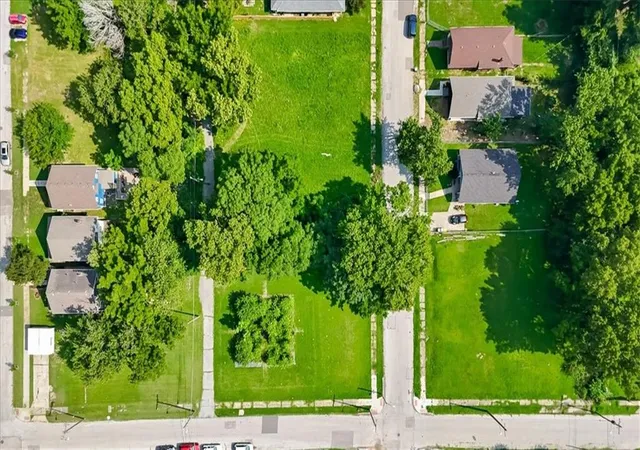 Photo 3 of Sale Pending at 2943 & 2949 Highland Ave, Kansas City, MO 64109 | MLS# 2632080 | Listing updated on 2026-08-12