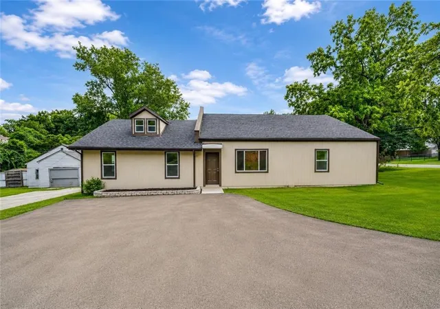 Photo 1 of Single family home for sale at 5851 Barnes Ave, Kansas City, MO 64119 | MLS# 2632088 | Listing updated on 2026-08-29