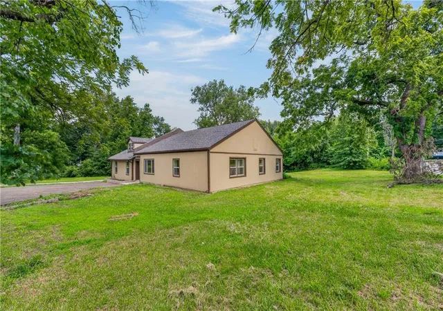 Photo 3 of Single family home for sale at 5851 Barnes Ave, Kansas City, MO 64119 | MLS# 2632088 | Listing updated on 2026-09-08