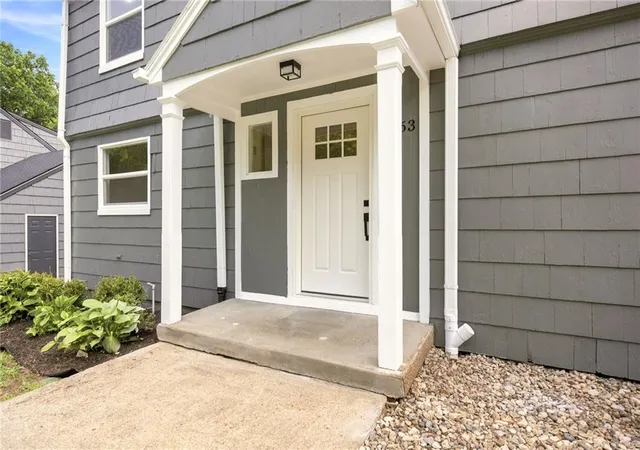 Photo 4 of Sale Pending at 1263 W 67th Terrace, Kansas City, MO 64113 | MLS# 2632096 | Listing updated on 2026-08-14