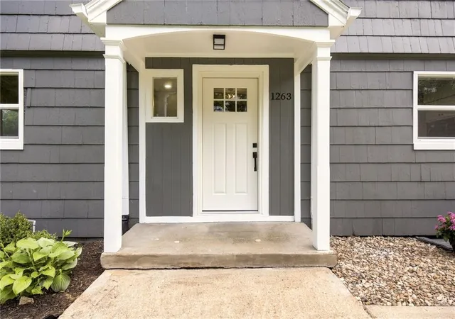 Photo 5 of Sale Pending at 1263 W 67th Terrace, Kansas City, MO 64113 | MLS# 2632096 | Listing updated on 2026-08-14