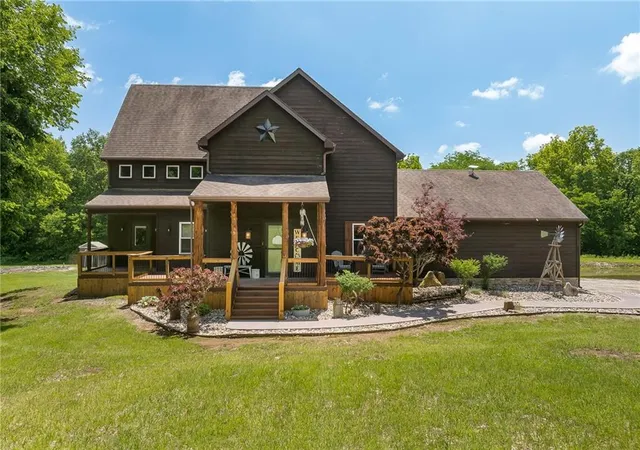 1st image of 6280 Nw Sale Barn Rd, Cameron, MO 64429 | MLS# 2632101
