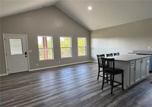5th image of 213 Bald Eagle Dr, La Cygne, KS 66040 | MLS# 2632108
