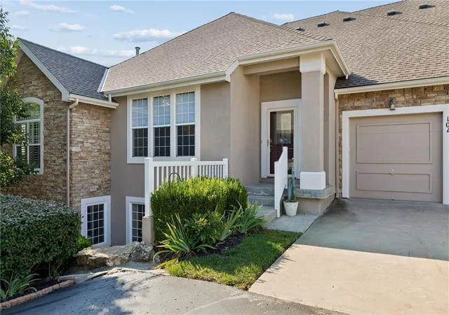2nd image of 11575 S Bell Ct Drive#104 Dr, Olathe, KS 66061 | MLS# 2632122