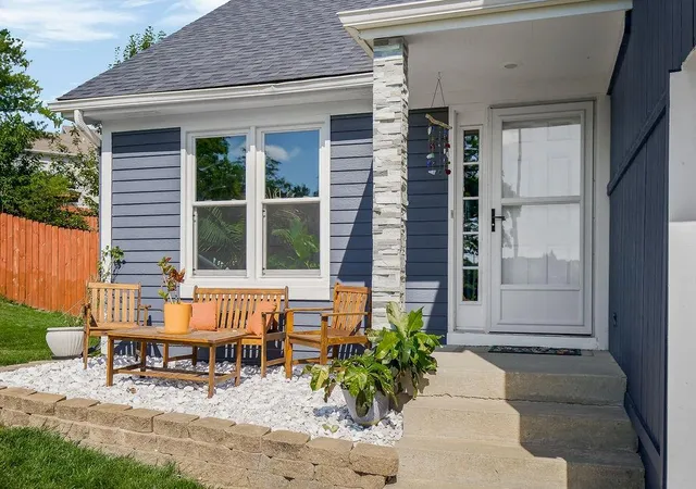 Photo 2 of Single family home for sale at 1120 Nw 73rd Terrace, Kansas City, MO 64118 | MLS# 2632123 | Listing updated on 2026-08-29