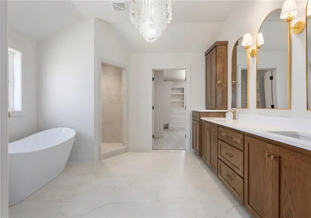 Photo 5 of Sale Pending at 5518 NW Thousand Oaks Dr, Kansas City, MO 64152 | MLS# 2632126 | Listing updated on 2026-08-13