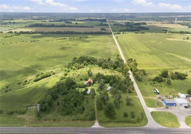 2nd image of 4191 Delaware Rd, Elsmore, KS 66732 | MLS# 2632142