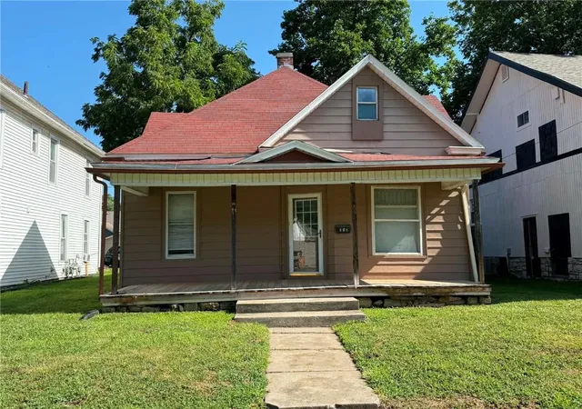 Photo 1 of Single family home for sale at 528 Park Ave, Excelsior Springs, MO 64024 | MLS# 2632151 | Listing updated on 2026-07-21