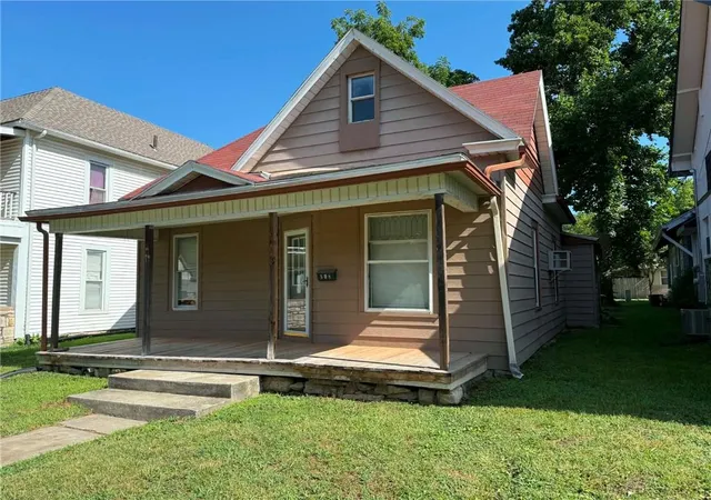 Photo 2 of Single family home for sale at 528 Park Ave, Excelsior Springs, MO 64024 | MLS# 2632151 | Listing updated on 2026-07-21