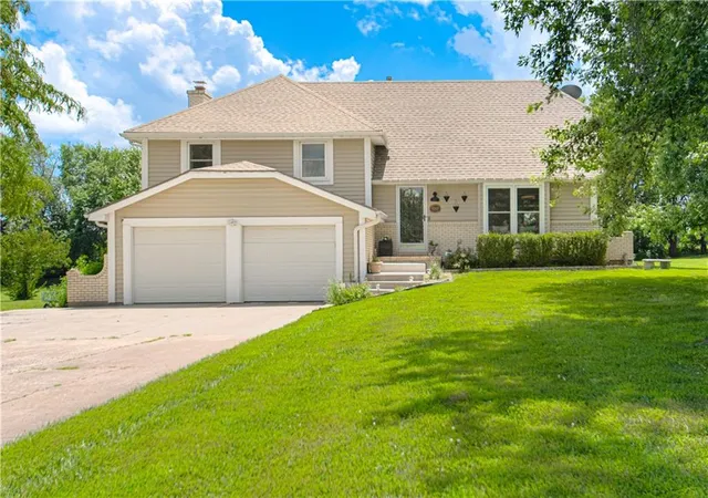 1st image of 6901 W 202Nd Ter, Bucyrus, KS 66013 | MLS# 2632161