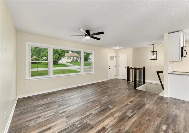 Photo 5 of Sale Pending at 8707 E 80th Terrace, Raytown, MO 64138 | MLS# 2632167 | Listing updated on 2026-08-10
