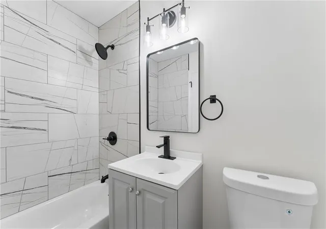 Photo 2 of Sale Pending at 1211 Ne 67th Place, Gladstone, MO 64118 | MLS# 2632169 | Listing updated on 2026-10-08