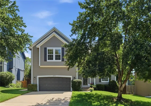 Photo 3 of Sale Pending at 4813 Noble St, Shawnee, KS 66226 | MLS# 2632181 | Listing updated on 2026-08-06