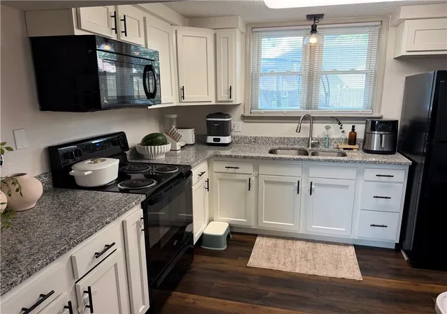 Photo 4 of Sale Pending at 216 Southside Ct, Excelsior Springs, MO 64024 | MLS# 2632186 | Listing updated on 2026-07-18