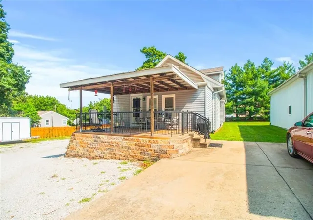 Photo 2 of Single family home for sale at 207 W 23rd Street, Independence, MO 64055 | MLS# 2632190 | Listing updated on 2026-08-07
