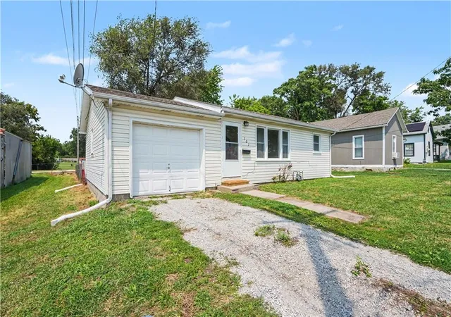 Photo 2 of Sale Pending at 307 N Raum St, Lawson, MO 64062 | MLS# 2632193 | Listing updated on 2026-08-31