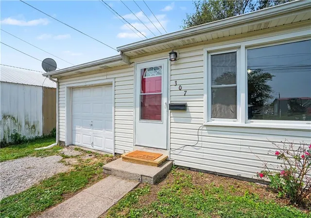Photo 3 of Sale Pending at 307 N Raum St, Lawson, MO 64062 | MLS# 2632193 | Listing updated on 2026-08-31