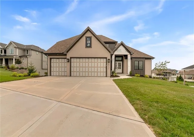 Photo 2 of Single family home for sale at 13547 Ter Park Dr, Kansas City, MO 64152 | MLS# 2632197 | Listing updated on 2026-08-17