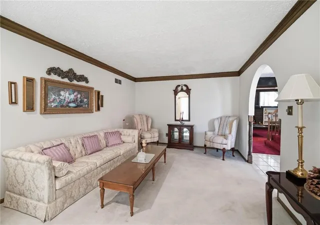 Photo 4 of Sale Pending at 8001 Walker Ave, Kansas City, KS 66112 | MLS# 2632204 | Listing updated on 2026-08-31
