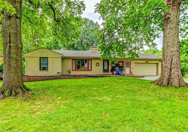 Photo 1 of Single family home for sale at 4644 Blue Ridge Blvd, Kansas City, MO 64133 | MLS# 2632207 | Listing updated on 2026-08-26