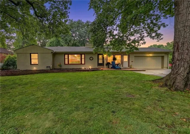 Photo 3 of Single family home for sale at 4644 Blue Ridge Blvd, Kansas City, MO 64133 | MLS# 2632207 | Listing updated on 2026-08-26