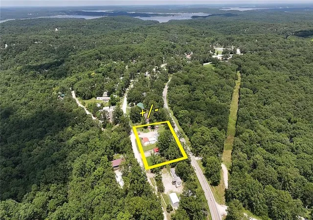 2nd image of 11138 Leisure Dr, Warsaw, MO 65355 | MLS# 2632216