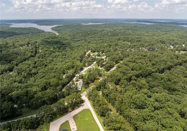 32nd image of 11138 Leisure Dr, Warsaw, MO 65355 | MLS# 2632216