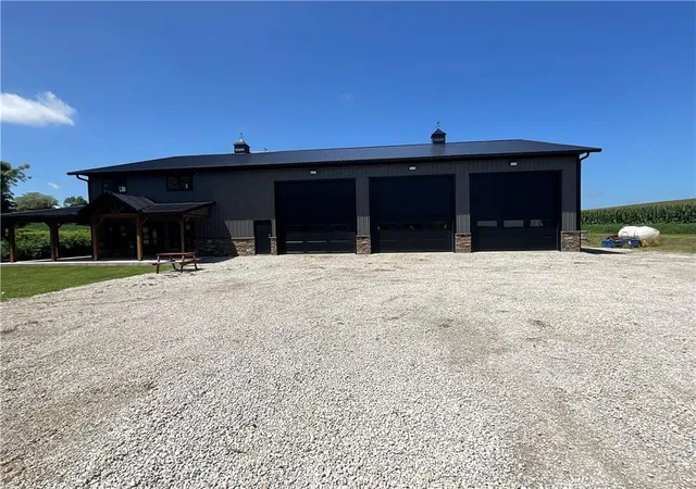 Photo 1 of Single family home for sale at 19383 Bottomview Rd, Lexington, MO 64067 | MLS# 2632222 | Listing updated on 2026-07-24