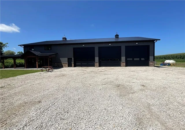 Photo 2 of Single family home for sale at 19383 Bottomview Rd, Lexington, MO 64067 | MLS# 2632222 | Listing updated on 2026-07-24